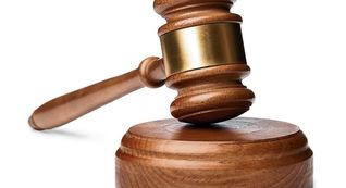 Lebenswege können sich ändern. Für Verfehlungen aus der Vergangenheit muss man unter Umständen trotzdem zur Verantwortung gezogen werden, manchmal auch vor Gericht.